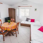 Apartamento Males Rogoznica (Sibenik-Knin)