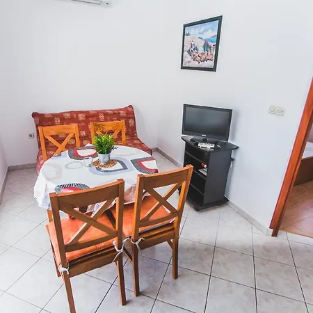 Apartamento Males Rogoznica (Sibenik-Knin)