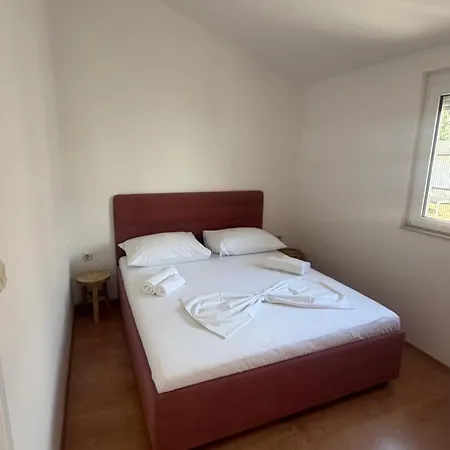 Males Apartamento *