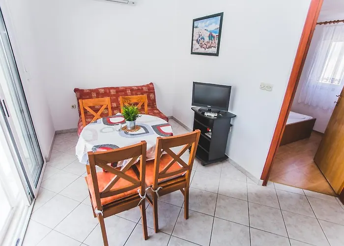 Daire Males Rogoznica (Sibenik-Knin)