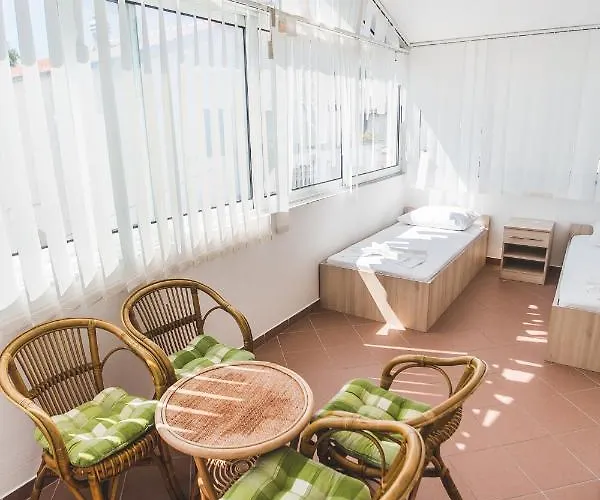 Daire Males Rogoznica (Sibenik-Knin)